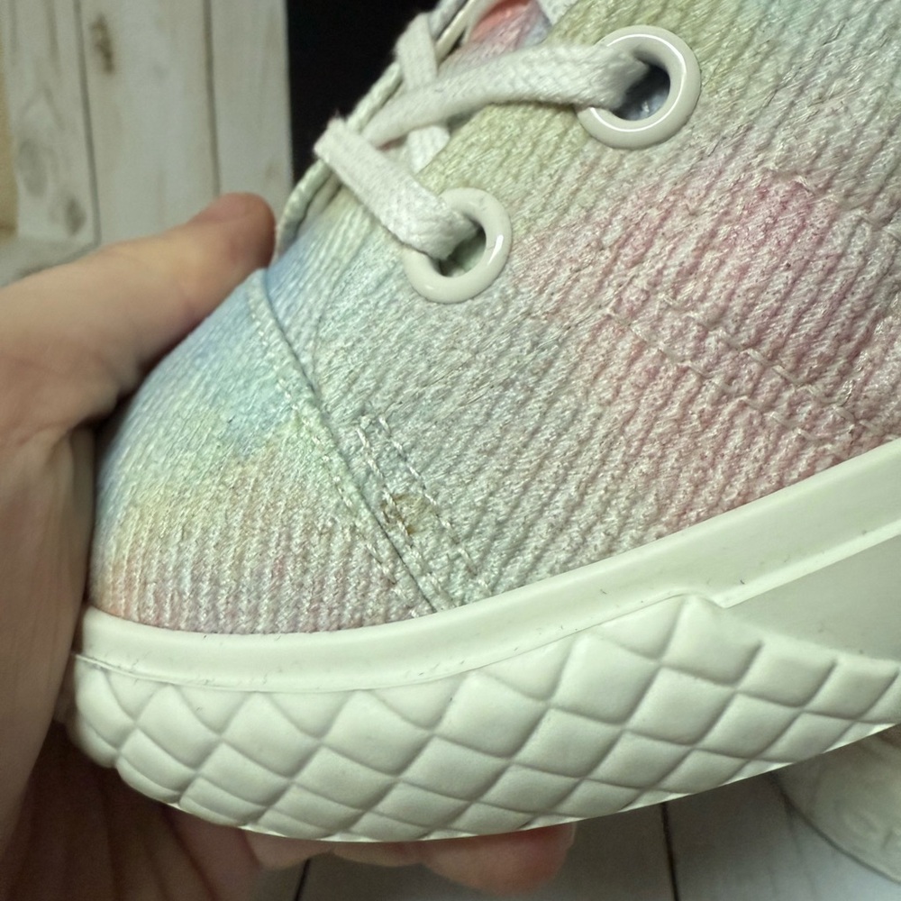 CHANEL Printed Fabric Quilted High Top Sneakers Green/Pink/Blue/White Sz 36 / 6 - Picture 9 of 12